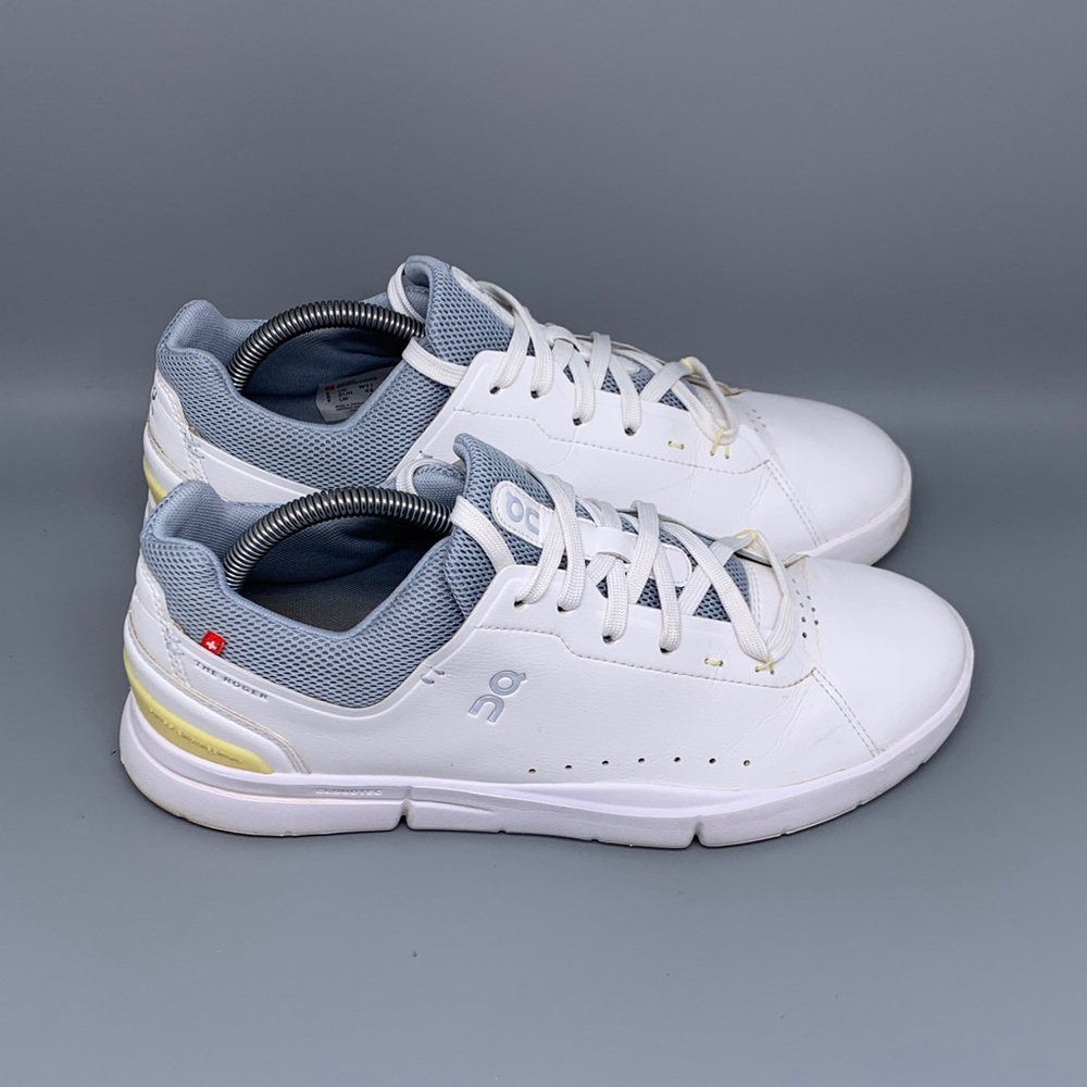 On Running The Roger Advantage Tennis Shoes
Women’s‎ Sz 11